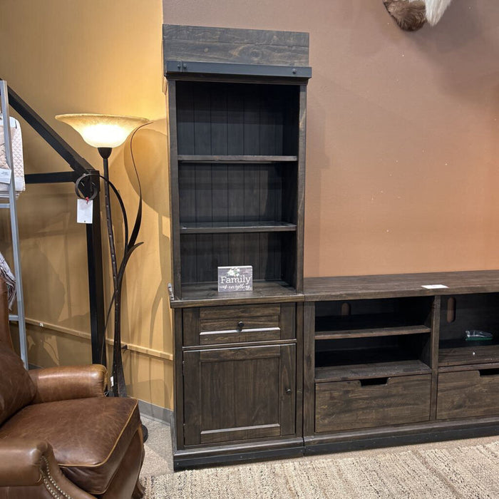 3-Piece DW Entertainment Center(IIH)