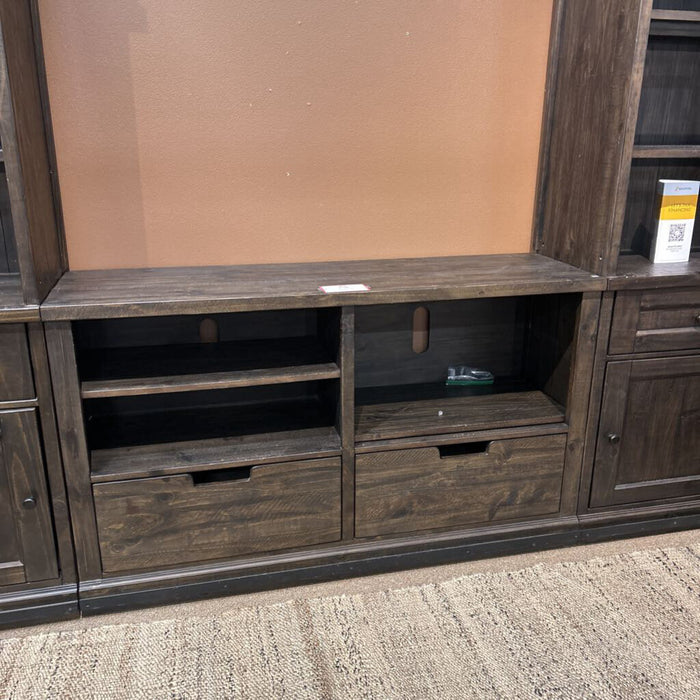 3-Piece DW Entertainment Center(IIH)