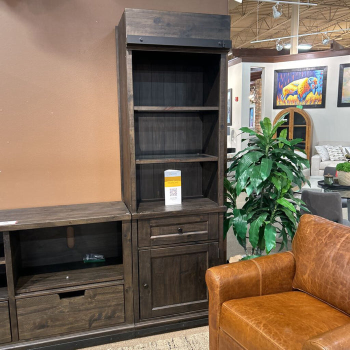 3-Piece DW Entertainment Center(IIH)