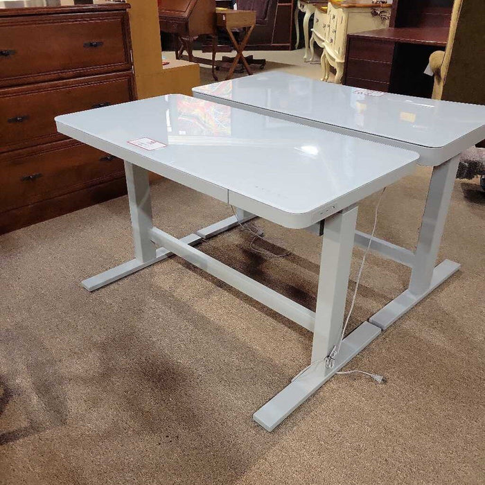 White Lift Desk(BHA)