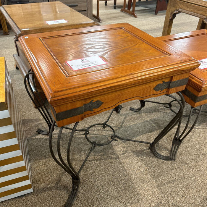 Wood/Metal Accented/Legged End Table(TI)