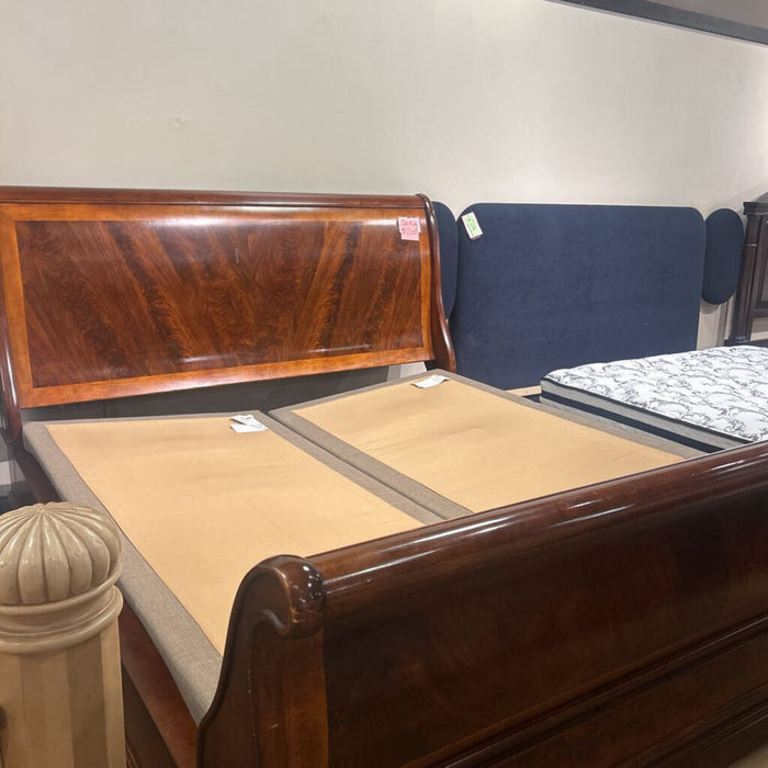 Darkwood Sleigh Cali King Bed (BHIH)