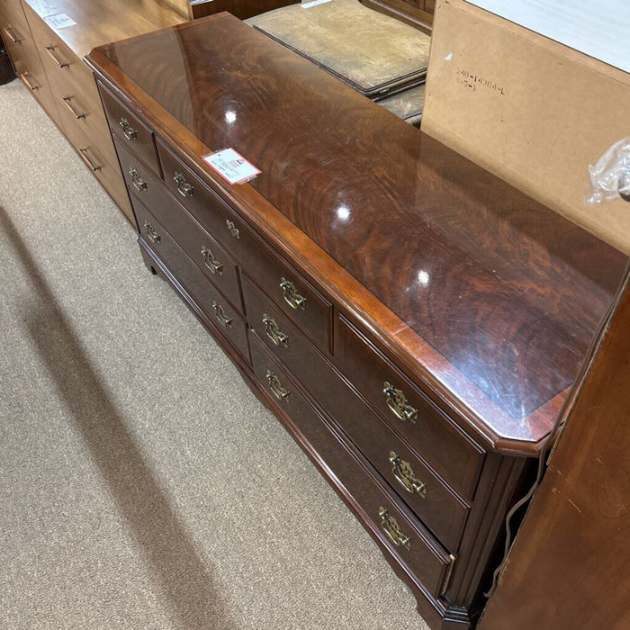 DW Drexel Dresser (SAK)