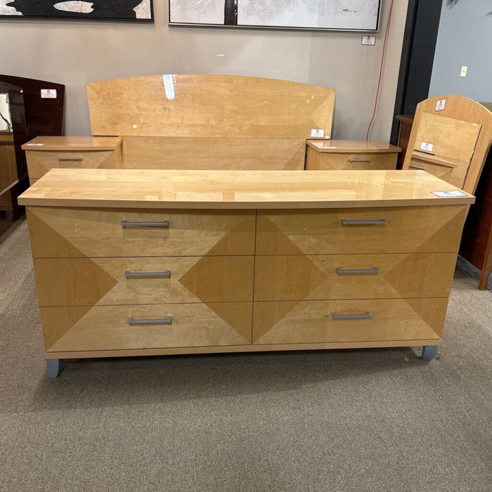 Tan Long Dresser (SAK)