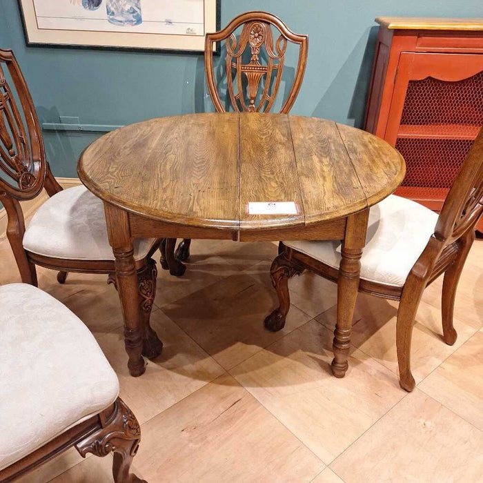 Round Oak Dining Table (KH)