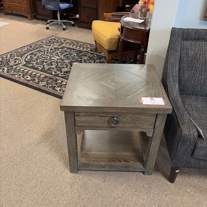 Rustic 1-Drawer End Table(BAH)