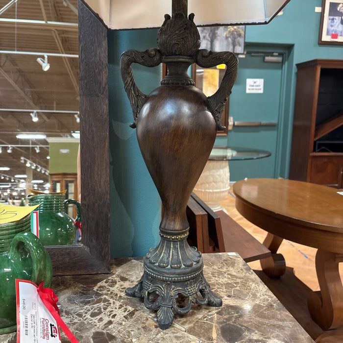 Metal Ornate Table Lamp w/ Paisley Shade(KL)