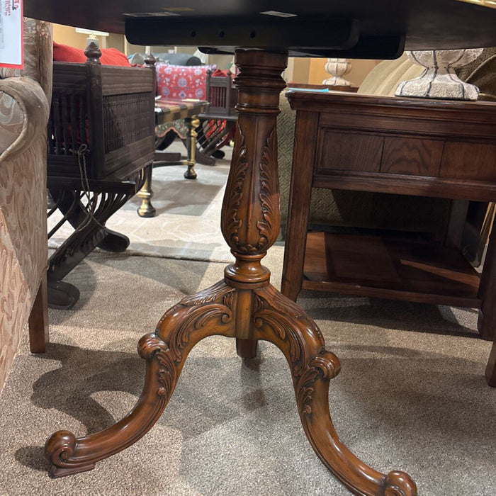 Maitland Smith - Sm Rnd DW Tbl (KLH)