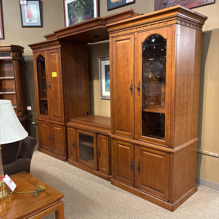 Oak 4 Piece Entertainment Center (IIH)