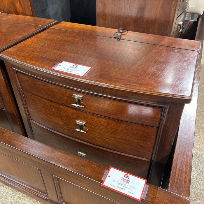 DW 3-Drawer Nightstand(BAH)