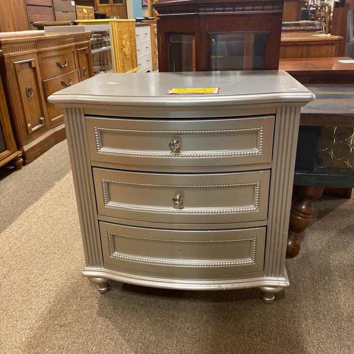 Grey 3-Drawer Nightstand (BLA)