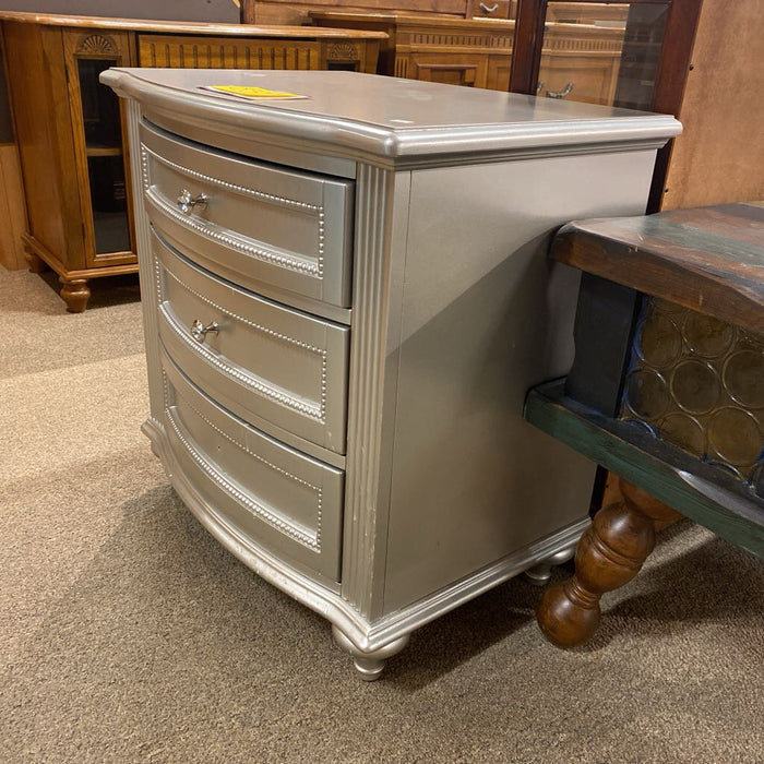 Grey 3-Drawer Nightstand (BLA)