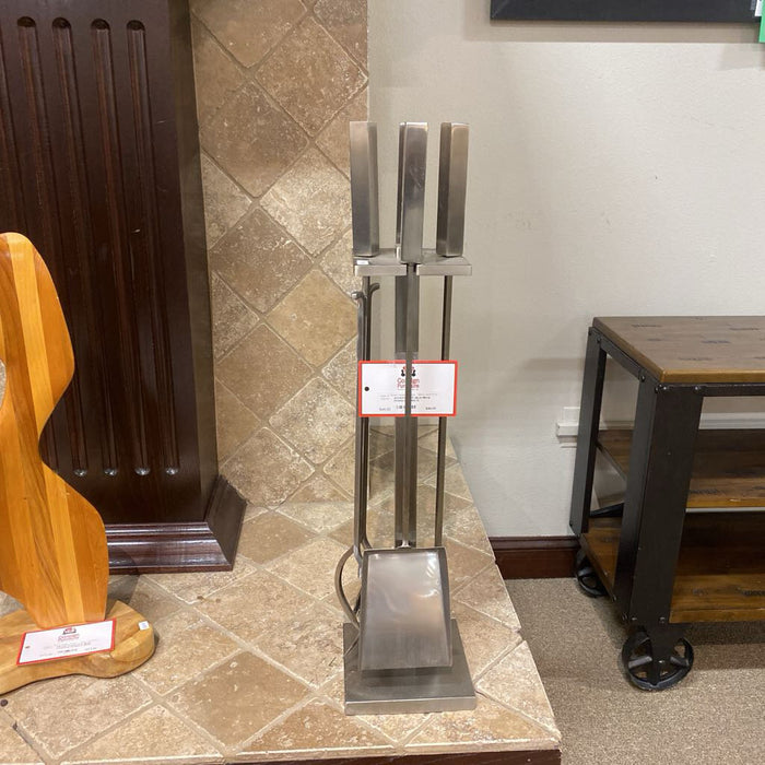 Silver/Metal Fireplace Tools(LS)