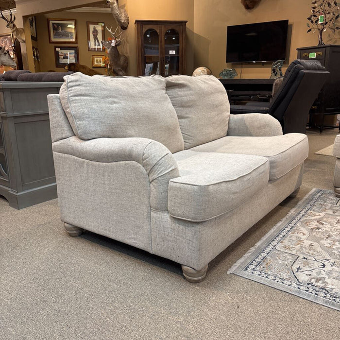 Tan/Cream Fabric Loveseat(BAI)