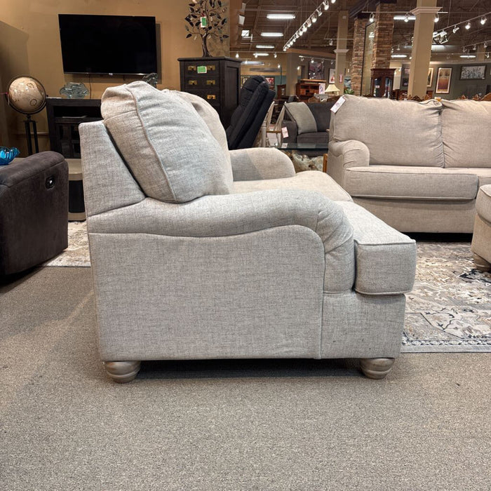 Tan/Cream Fabric Loveseat(BAI)