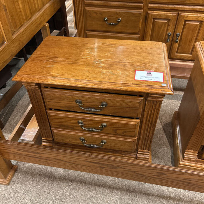 3-Drawer Oak Nightstand(LSH)