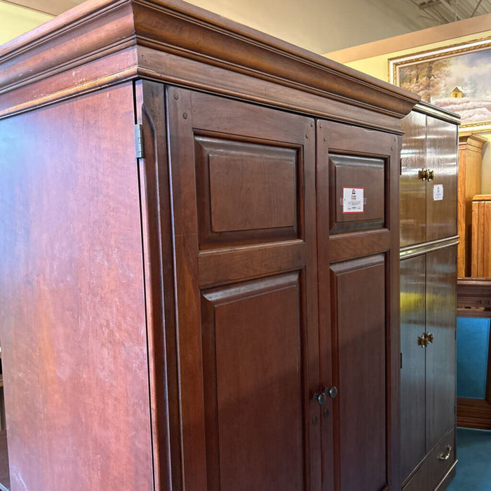 Hooker Cherry 2 Door Armoire+Desk CTH)