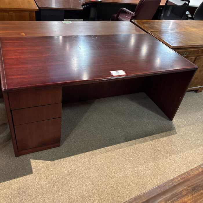 Cherry 3-Drawer Desk(BAH)