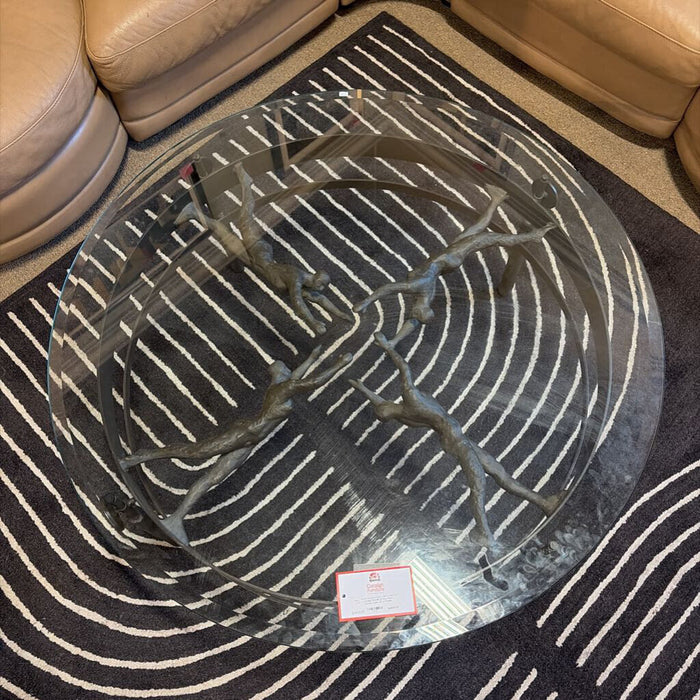 GT Iron Rod Coffee Table W/ 4 People (LSHH)