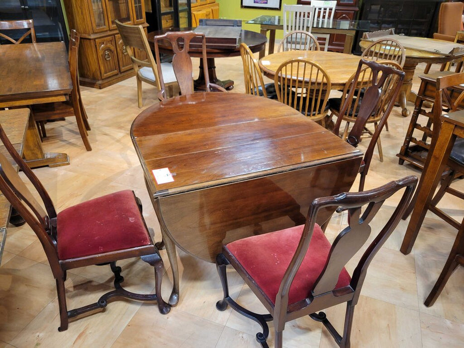 Queen Ann Table + Chairs (ALK)