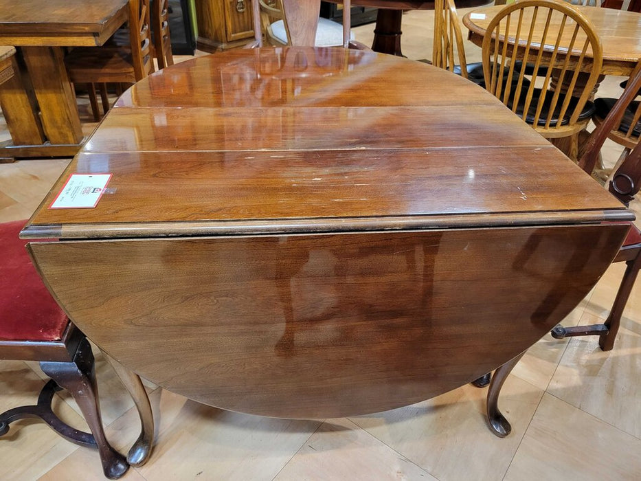 Queen Ann Table + Chairs (ALK)