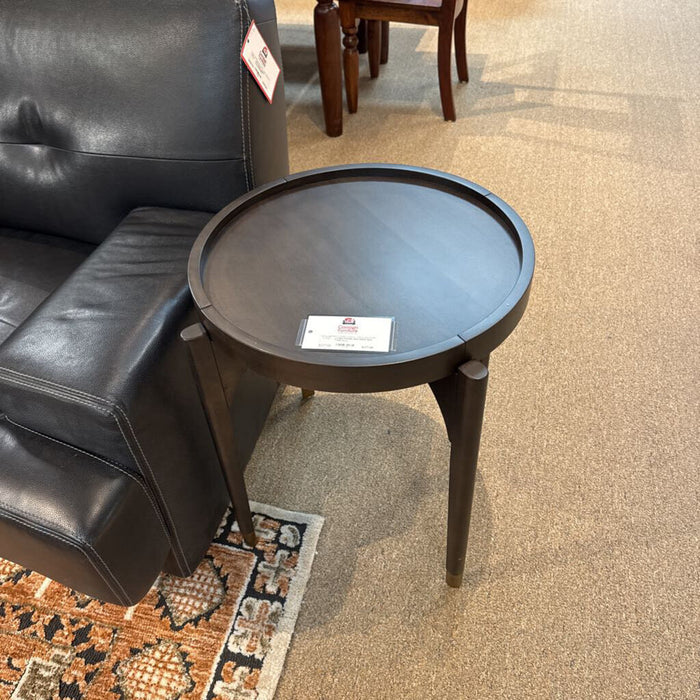 3537-04RD End Table (LLL)