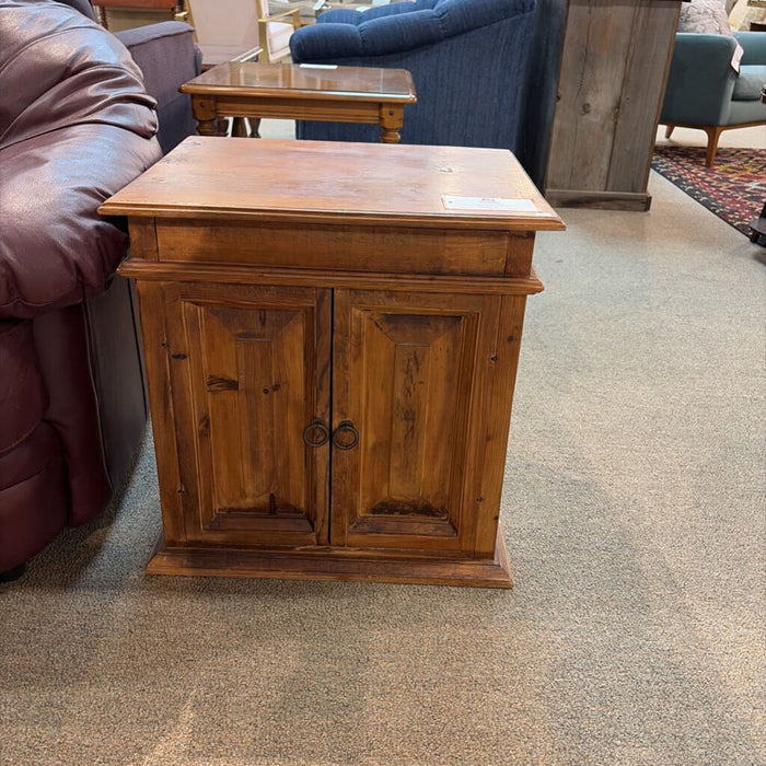 2-Door DW End Table(AT)