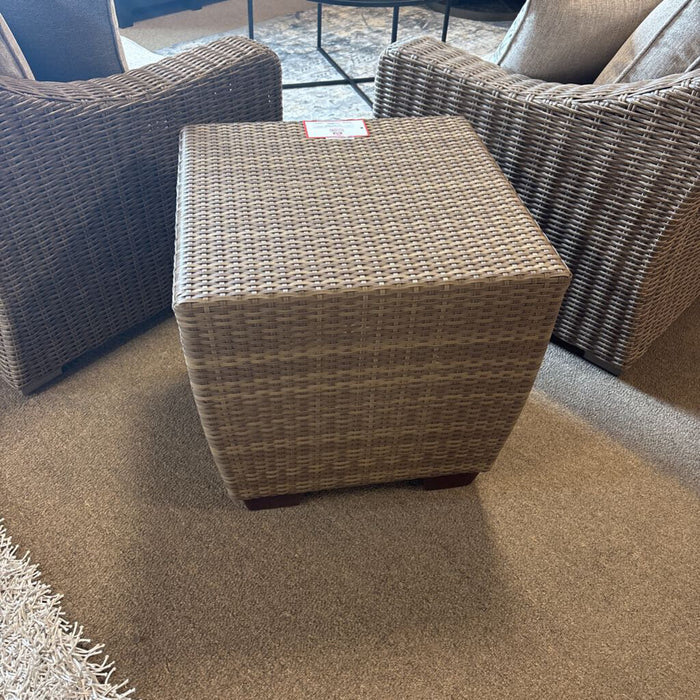 WHITECRAFT - Wicker Patio Side Tbl (BTK)