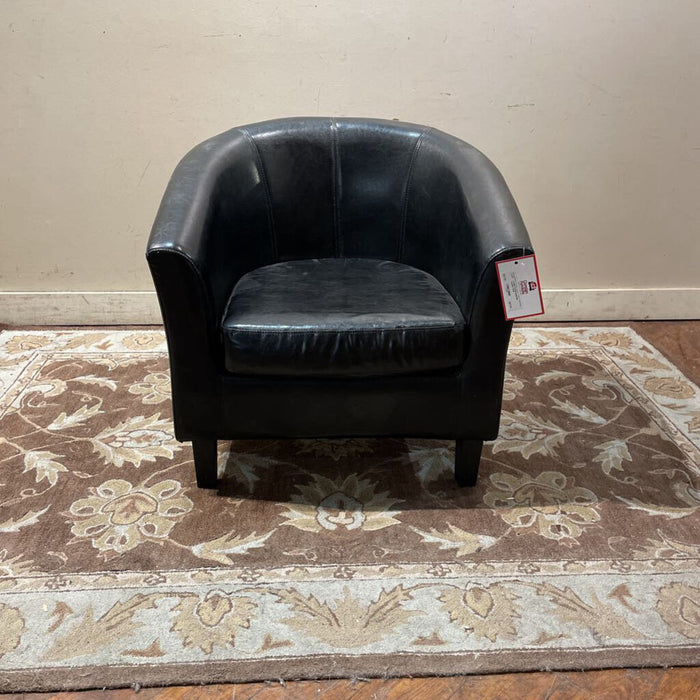 Small Blk Leather Chair