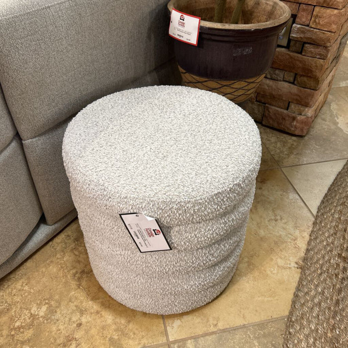 19" Rnd Channeled Ottoman+Storage (BMC)