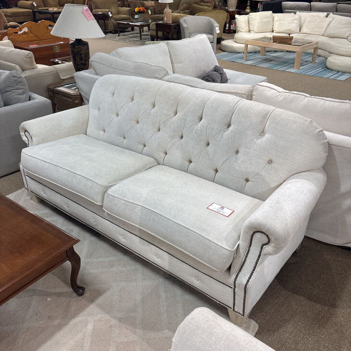 Flexsteel - White Fabric Tufted NH Sofa (IAK)