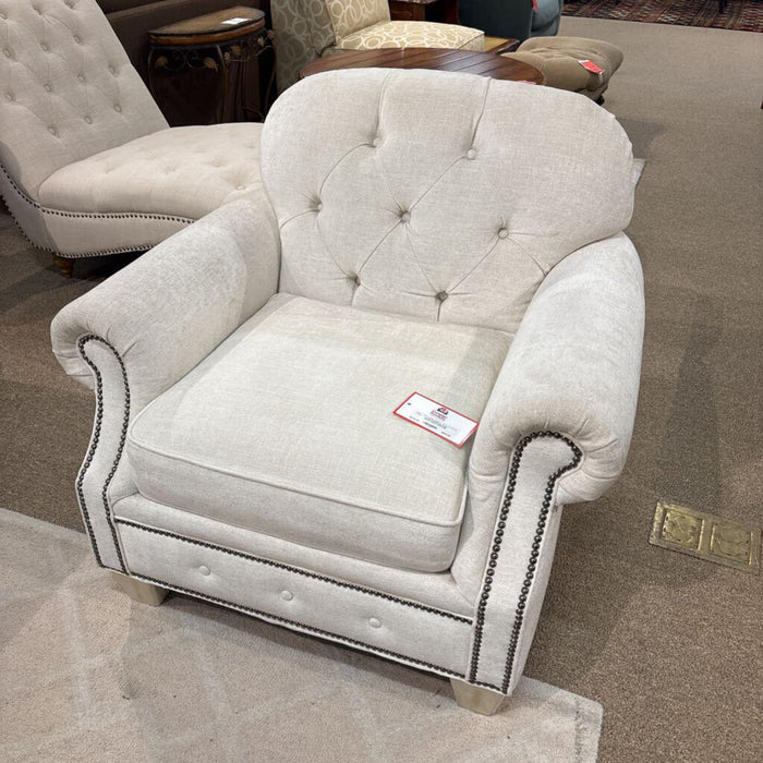 Flexsteel - White Fabric Tufted NH Chair(AMK)