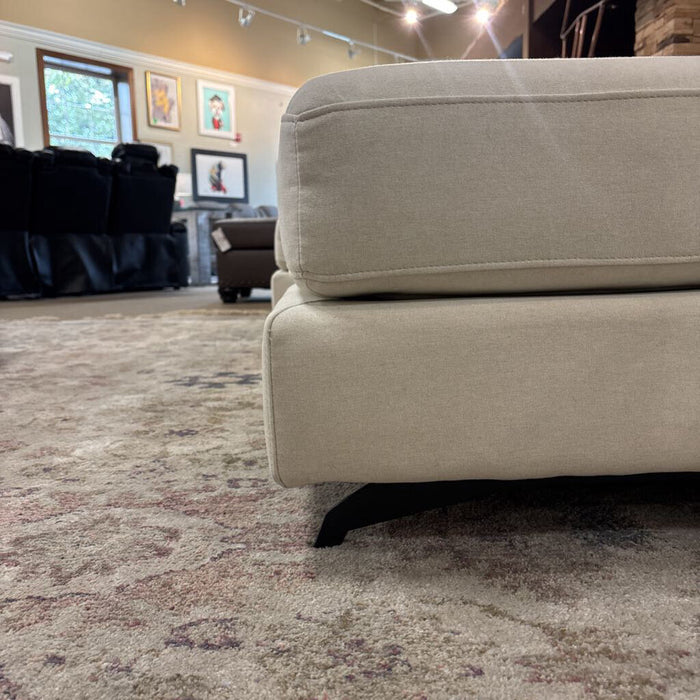 Rove Concepts White Sectional (LKLK)