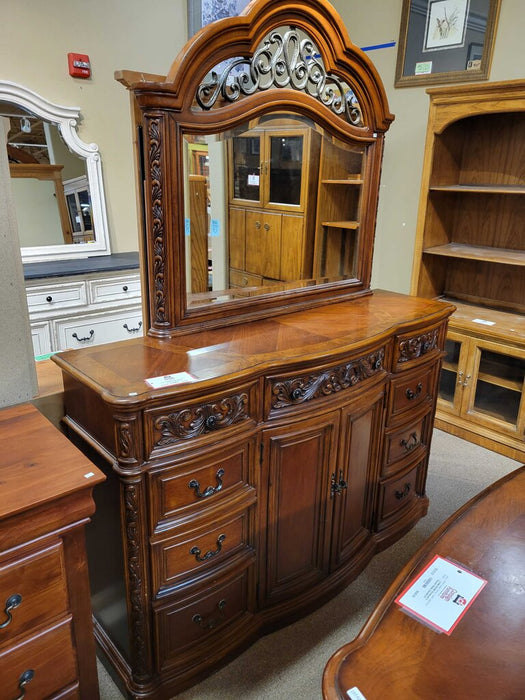 DW Wynwood Dresser w/ Mirror(MAK)