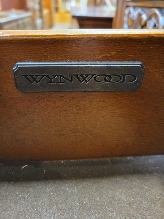 DW Wynwood Dresser w/ Mirror(MAK)