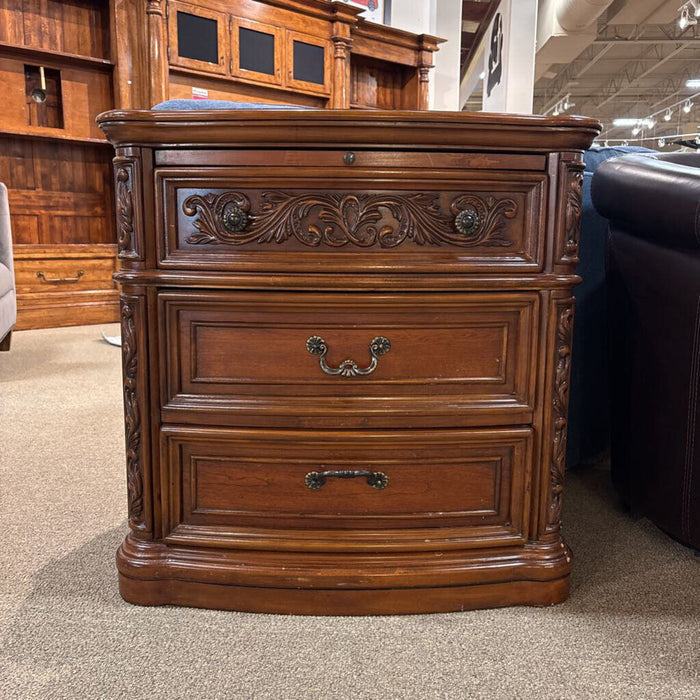 DW Wynwood Nightstand(BAH)
