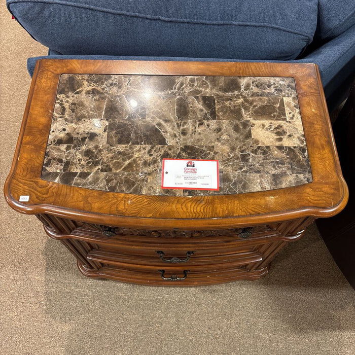 DW Wynwood Nightstand(BAH)