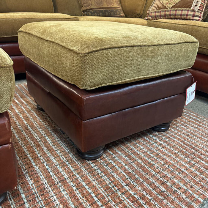 Red Leather/Fabric Upholstered Otto(TI)