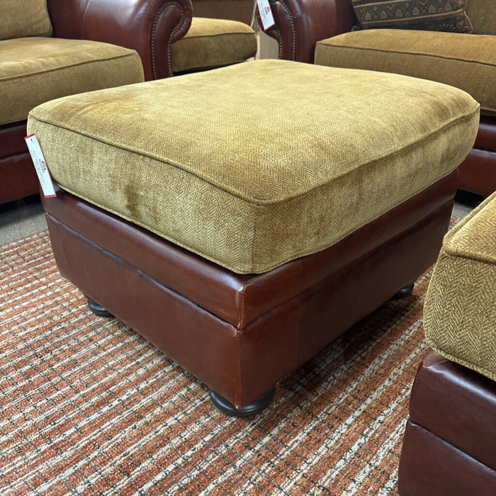Red Leather/Fabric Upholstered Otto(TI)
