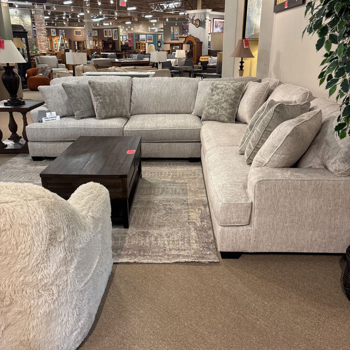 Rawcliffe 3-Piece Sectional (LAST)