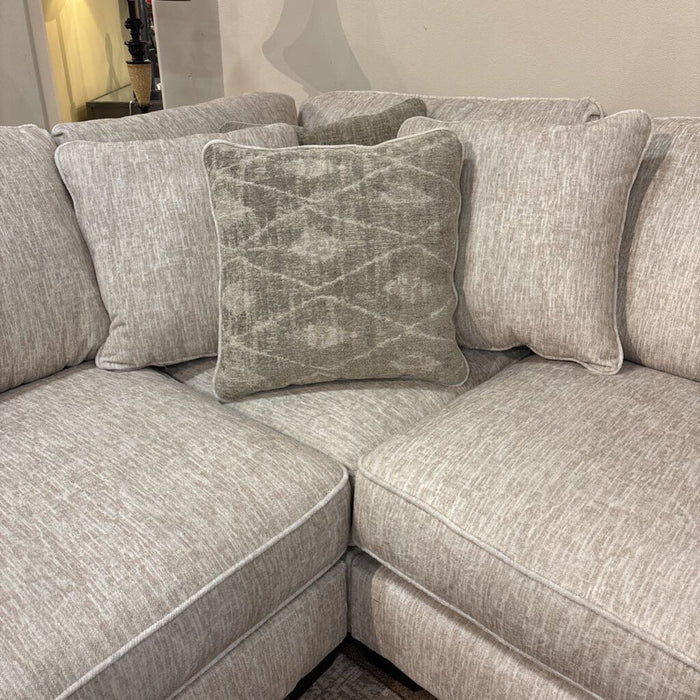 Rawcliffe 3-Piece Sectional (LAST)