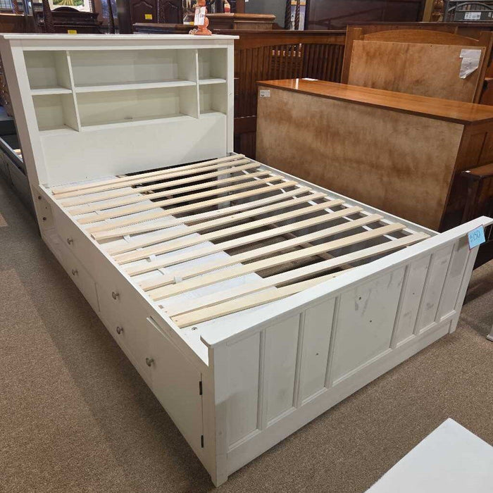 Full White Storage Bedframe (BTK)