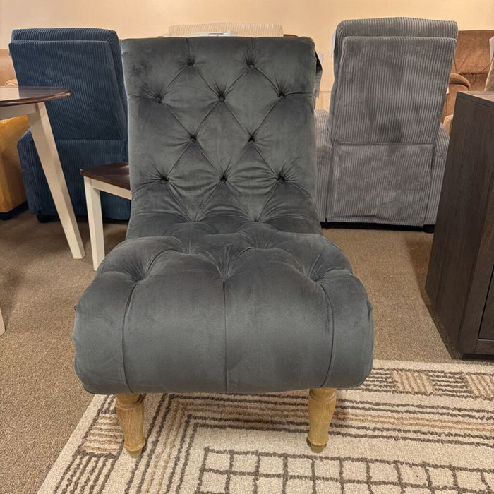 Basset Tufted Chair (ATH)