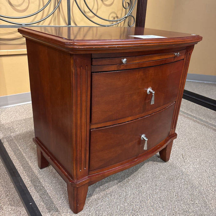DW 2 Drawer Nightstand (BAH)