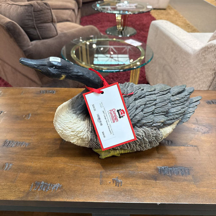 Larger Goose Statue(AT)