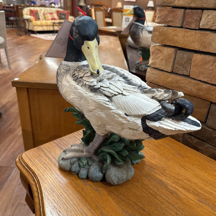 Larger Duck Statue(LS)