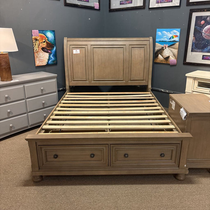 LW Queen Sleigh Storage Bedframe(KLH)