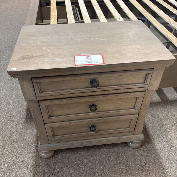 2-Drawer LW Nightstand(BAH)