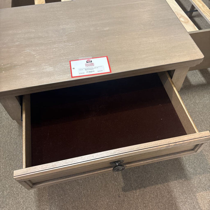 2-Drawer LW Nightstand(BAH)