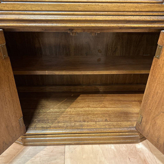 1PC DW Ethan Allen Hutch(BAH)